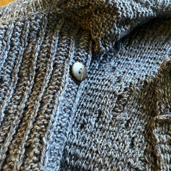 100% Merino Wool, made in Ireland, Shannon Woolen Mills Blue One Button Cardigan - Picture 5 of 7
